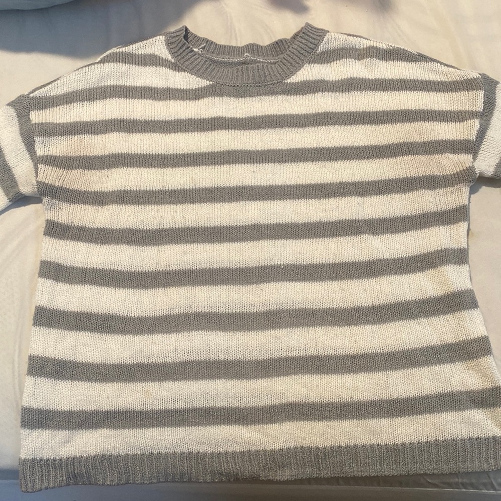 White and grey Tees long sleeve